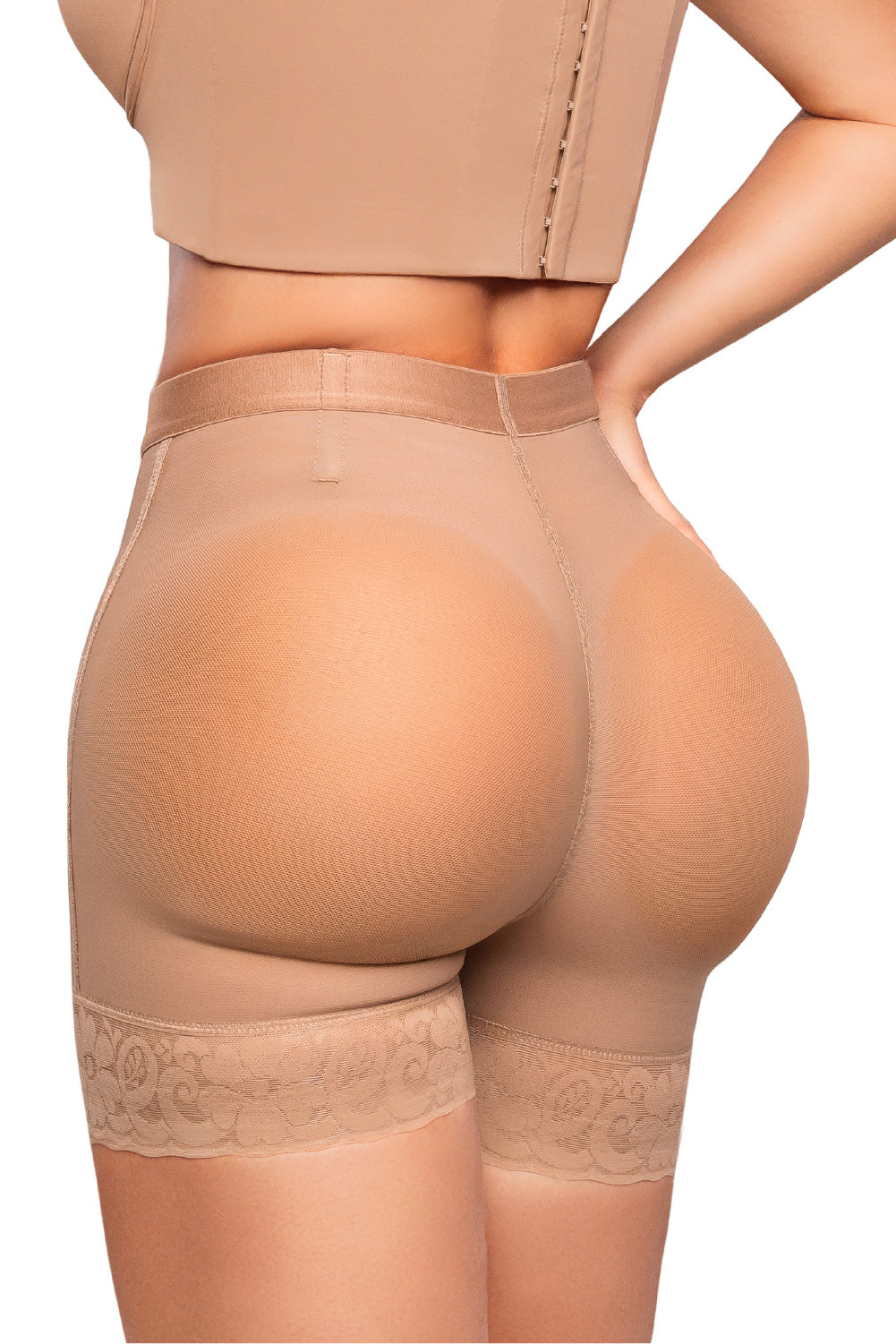 - Short moldeador invisible ATRACTIVA con encaje y ajuste cómodo
- Vista posterior de short moldeador SMI4000 sin costuras visibles
- Encaje funcional y cintura anatómica en short invisible ATRACTIVA